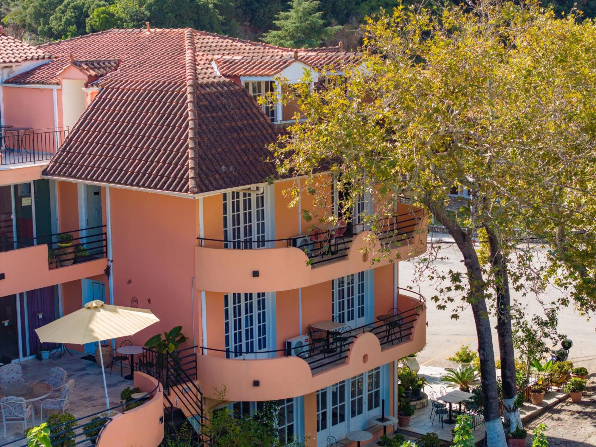 Odysseus Palace 포로스 외부 사진